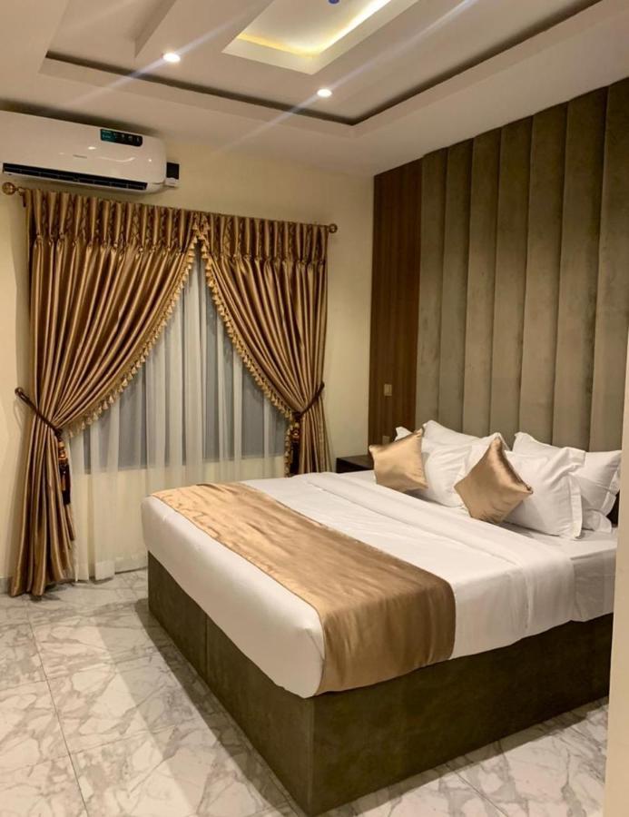 God'S Touch Apartments Remi Fani Kayode Gra. Ikeja Exterior foto